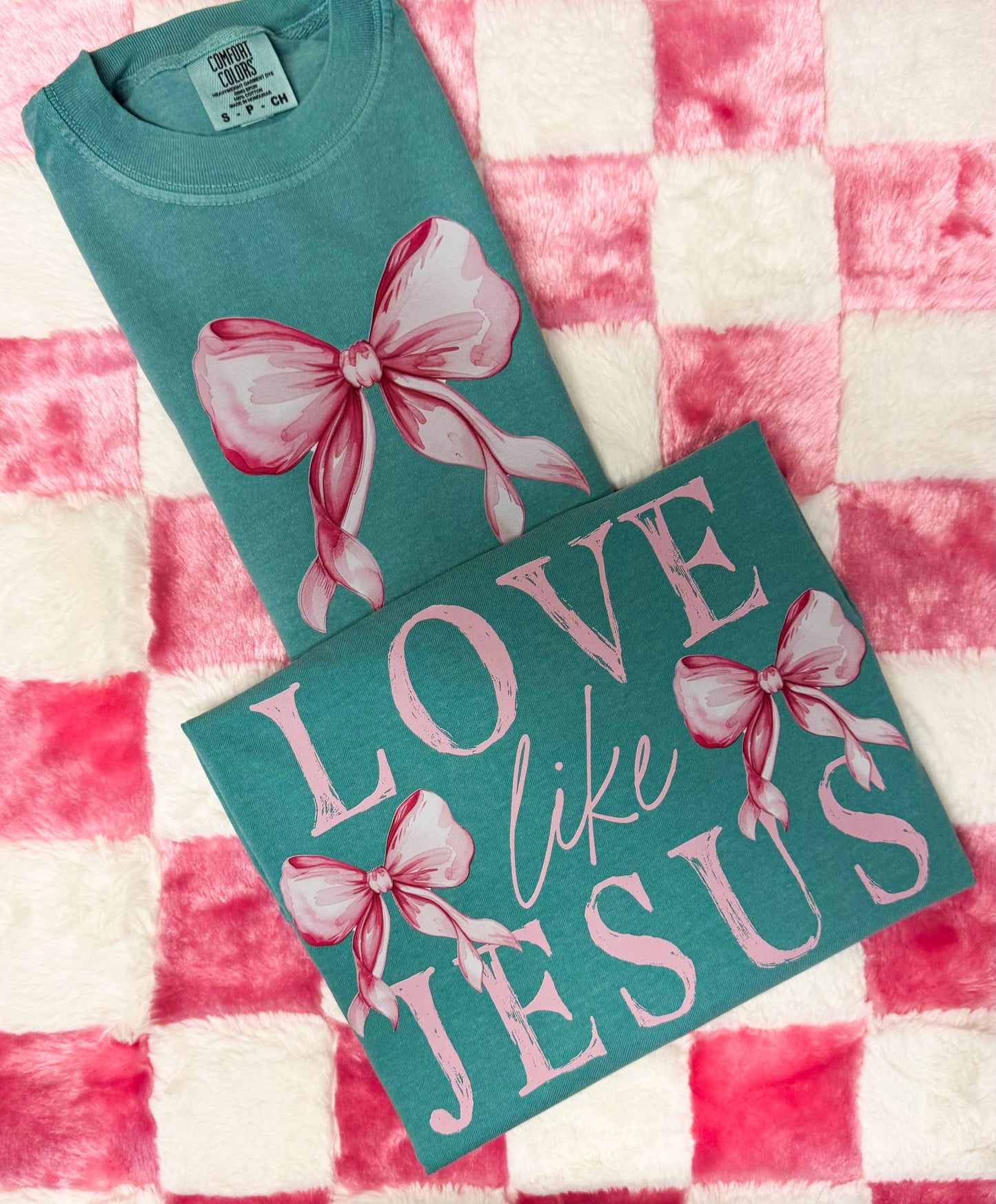 Love like Jesus pocket tee